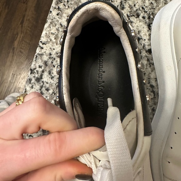 Alexander McQueen Men’s sneaker with studs. Size 38.5 - Picture 4 of 6